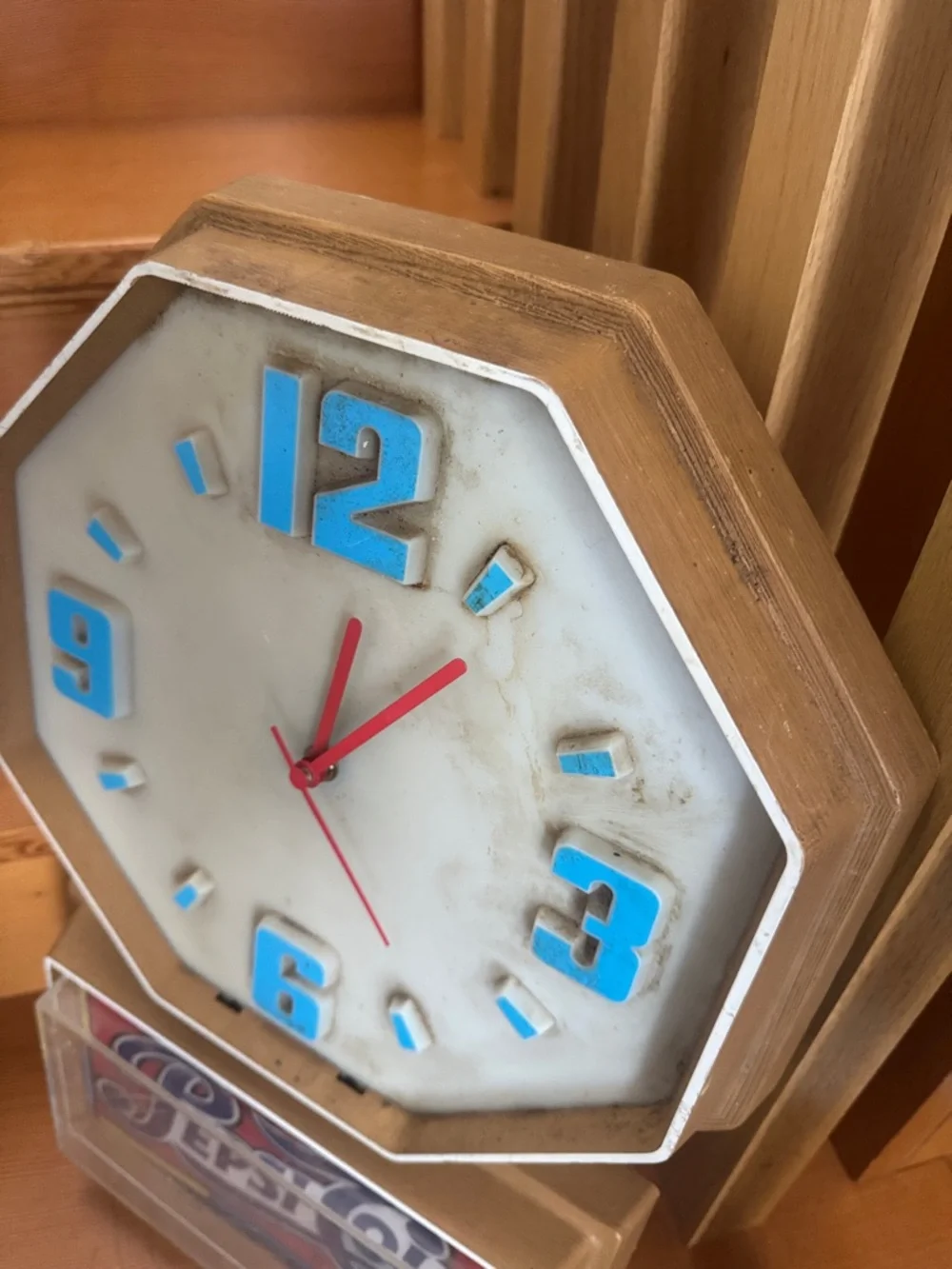 VTG 1980’s Pepsi-Cola Retro Wall Clock-repair/parts/diy-upcycle/decor/man cave - Picture 2 of 10
